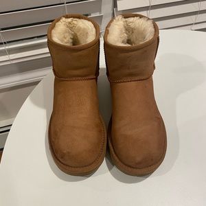 UGG women’s classic mini II boots